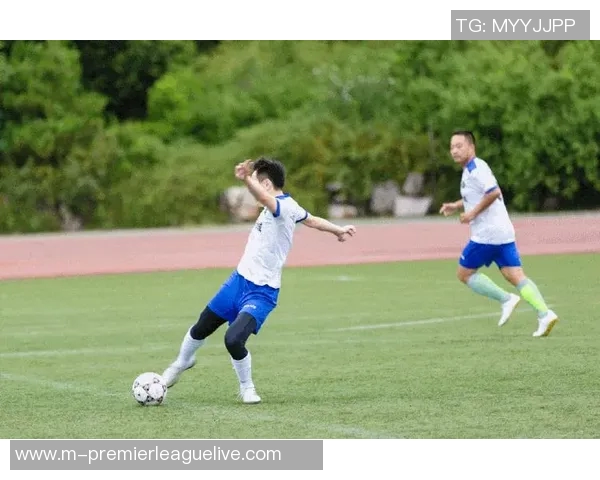 足球前瞻：解析即将到来的精彩赛事与球队动态展望